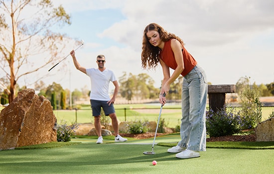 country-club-tasmania_image-galery_mini-golf_3-550x350-1