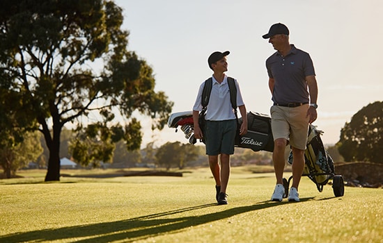 country-club-tasmania_image-galery_golf-couse_golfer-walking-550x350