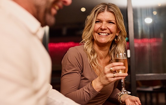 mar2-1376_animated-gallery-eat-and-drink-toni-bar2-550x350